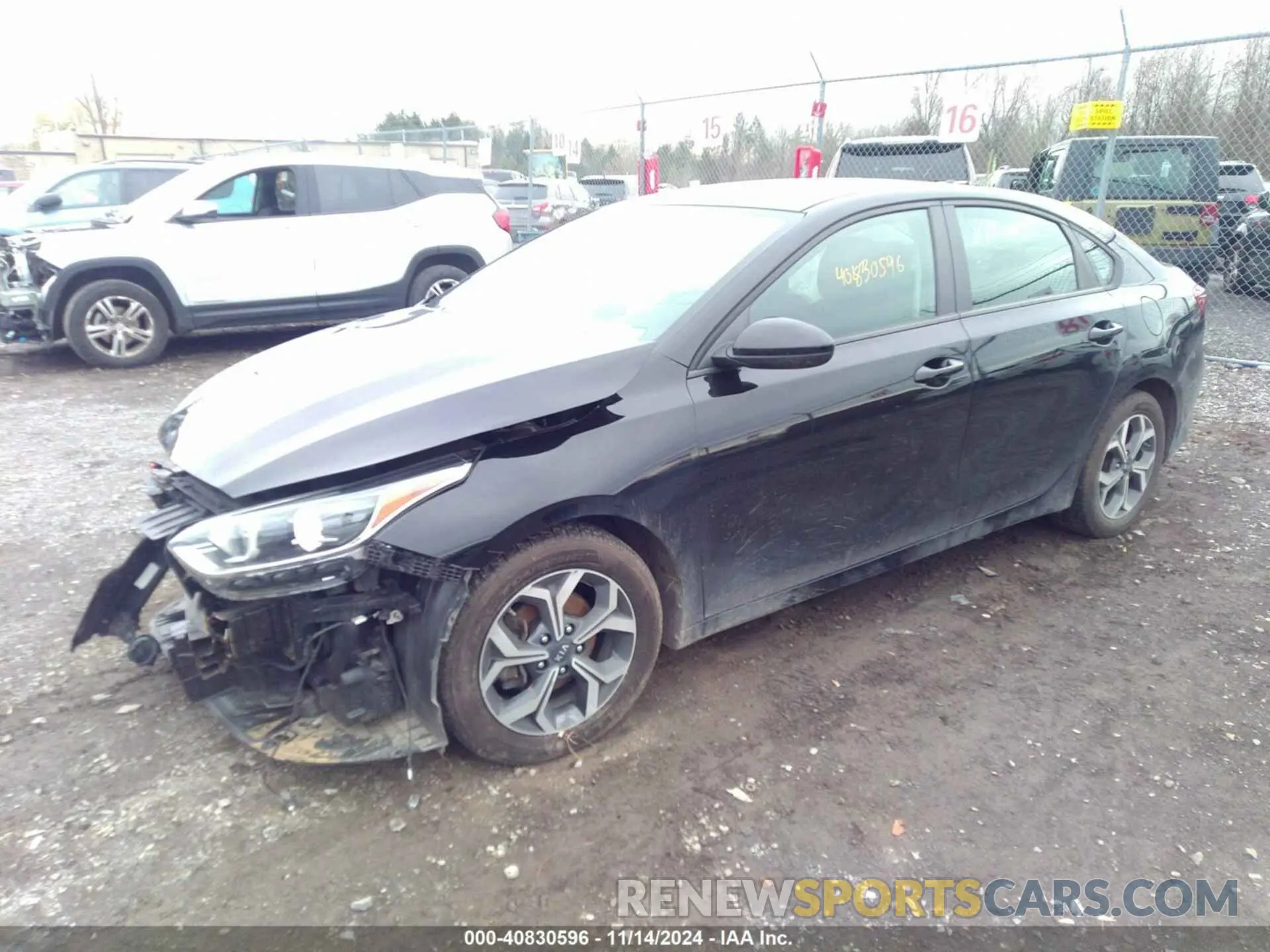 2 fotografías del automóvil dañado 3KPF24AD5LE144720 KIA FORTE 2020