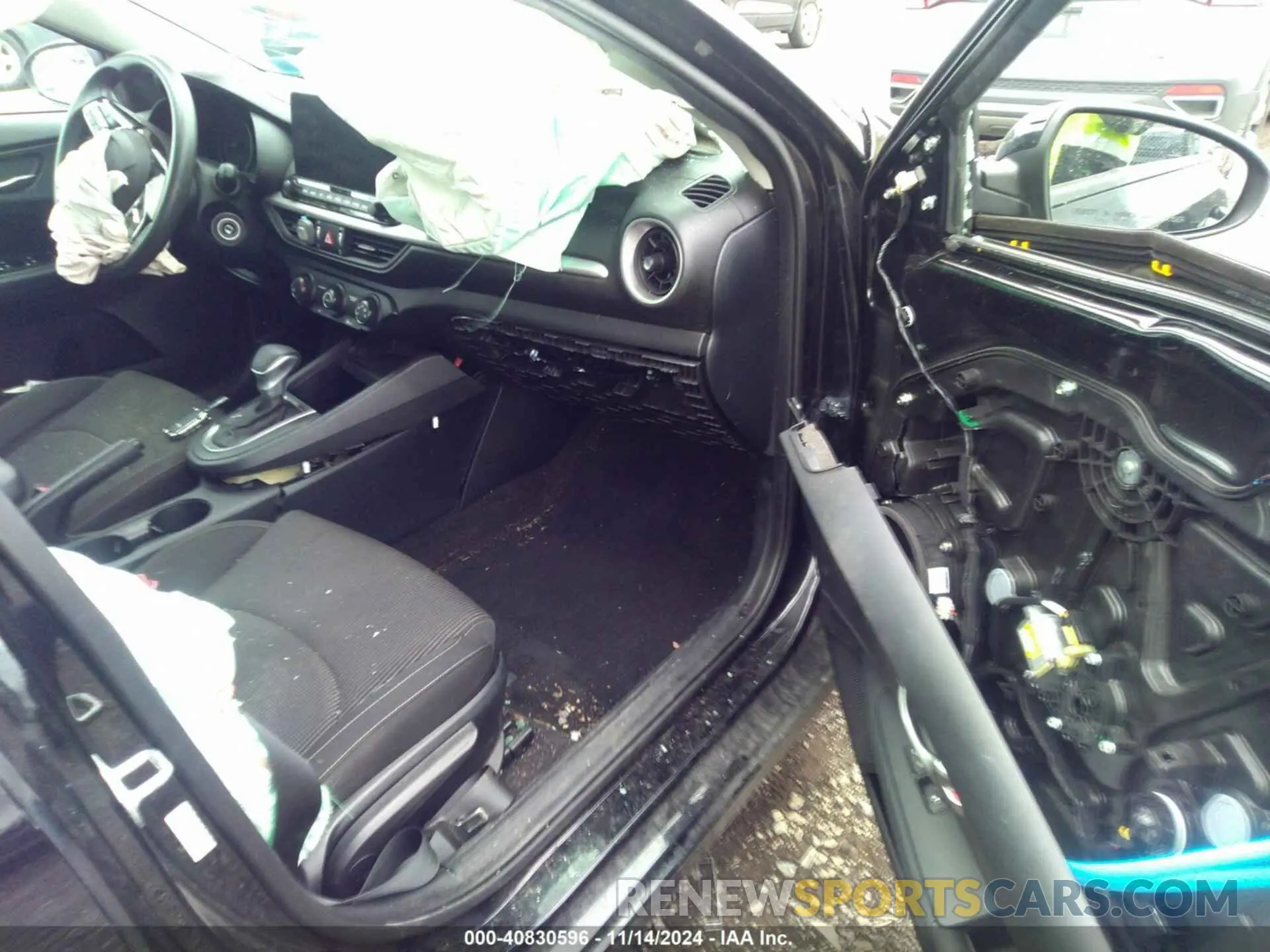5 fotografías del automóvil dañado 3KPF24AD5LE144720 KIA FORTE 2020