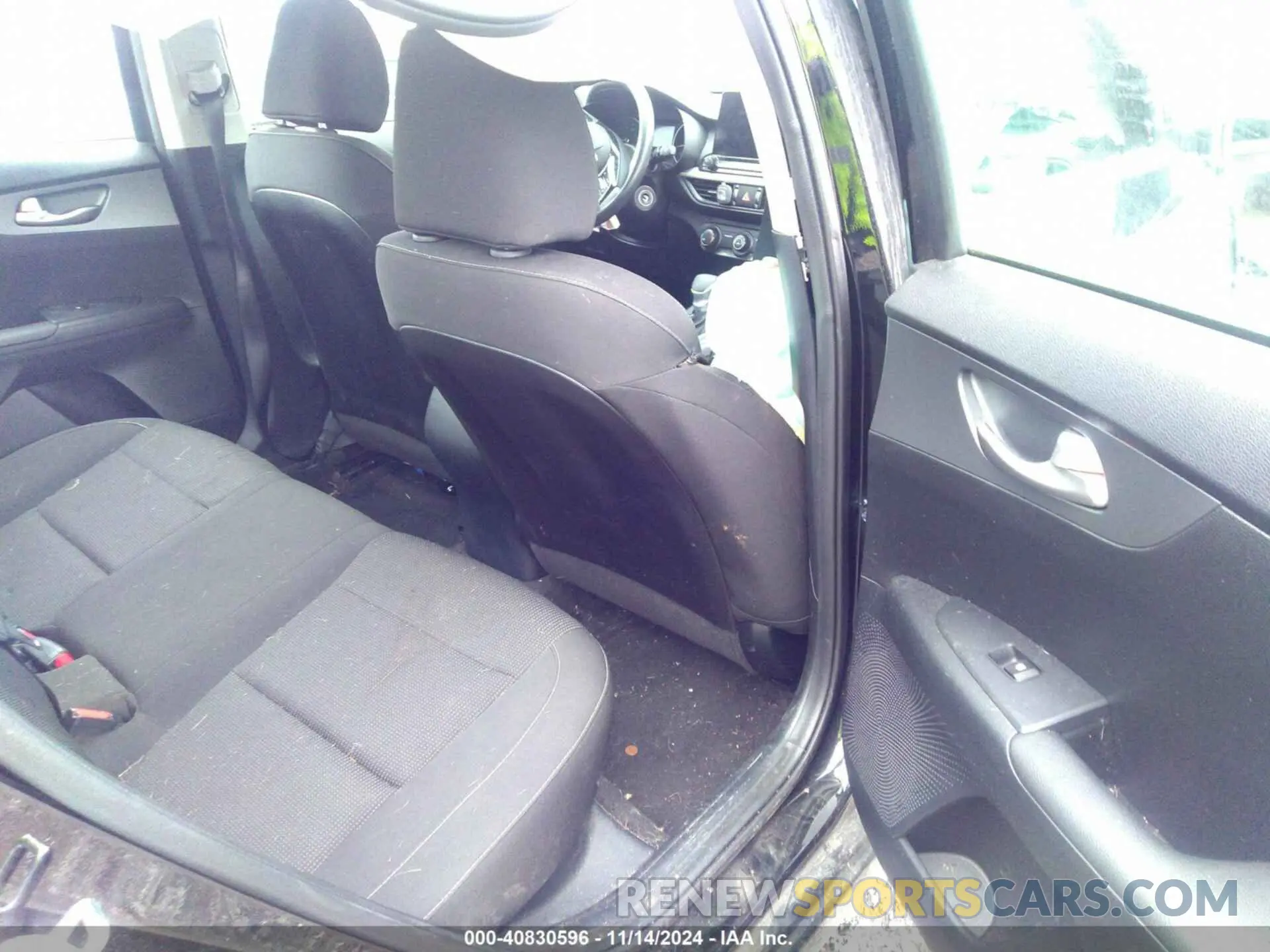8 fotografías del automóvil dañado 3KPF24AD5LE144720 KIA FORTE 2020