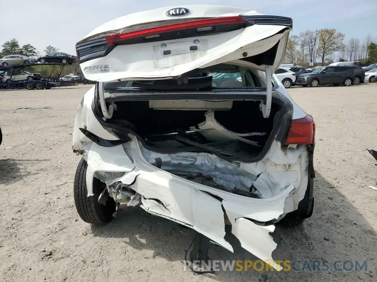 6 fotografías del automóvil dañado 3KPF24AD5LE145589 KIA FORTE 2020