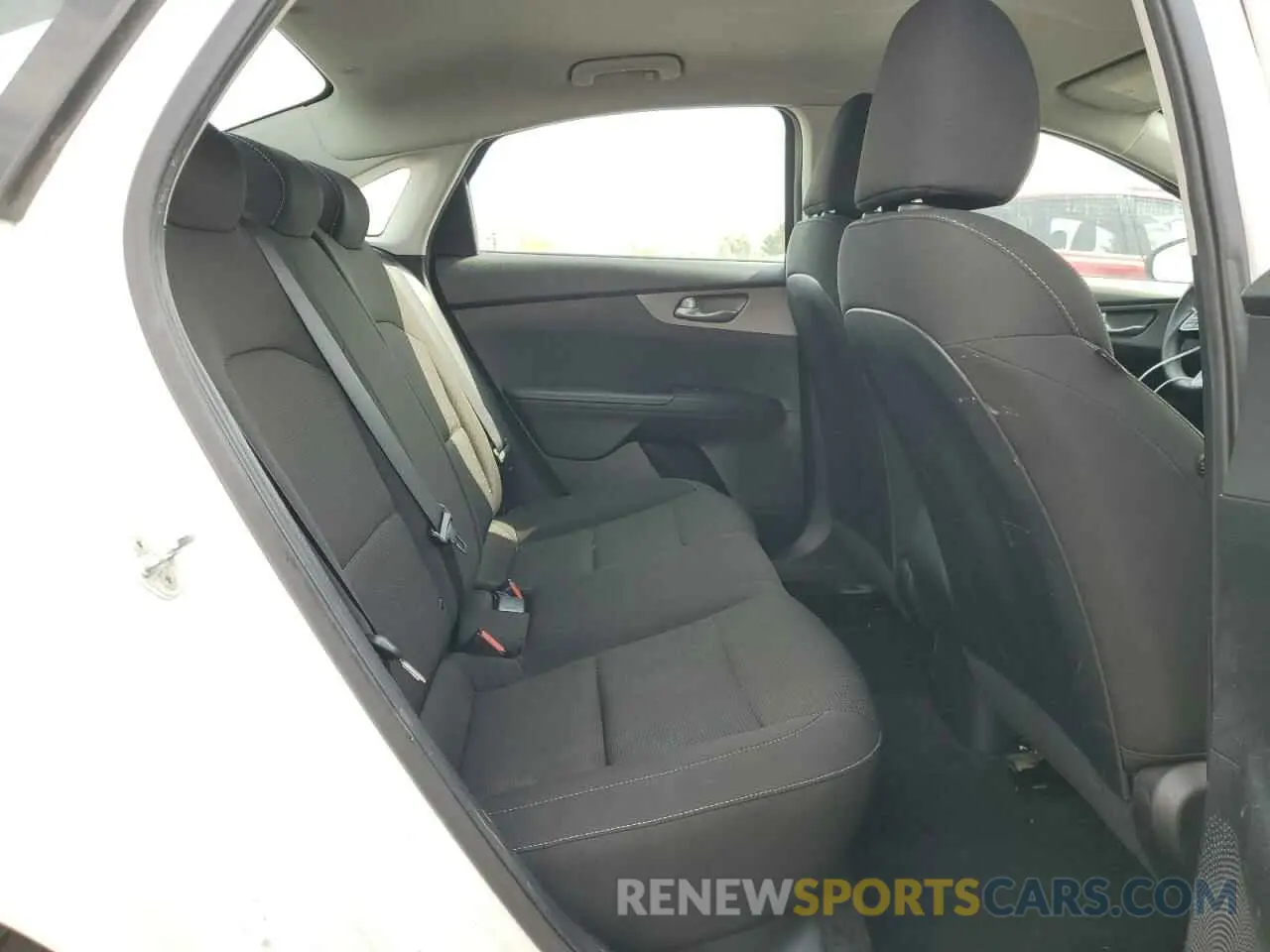 10 fotografías del automóvil dañado 3KPF24AD5LE170279 KIA FORTE 2020
