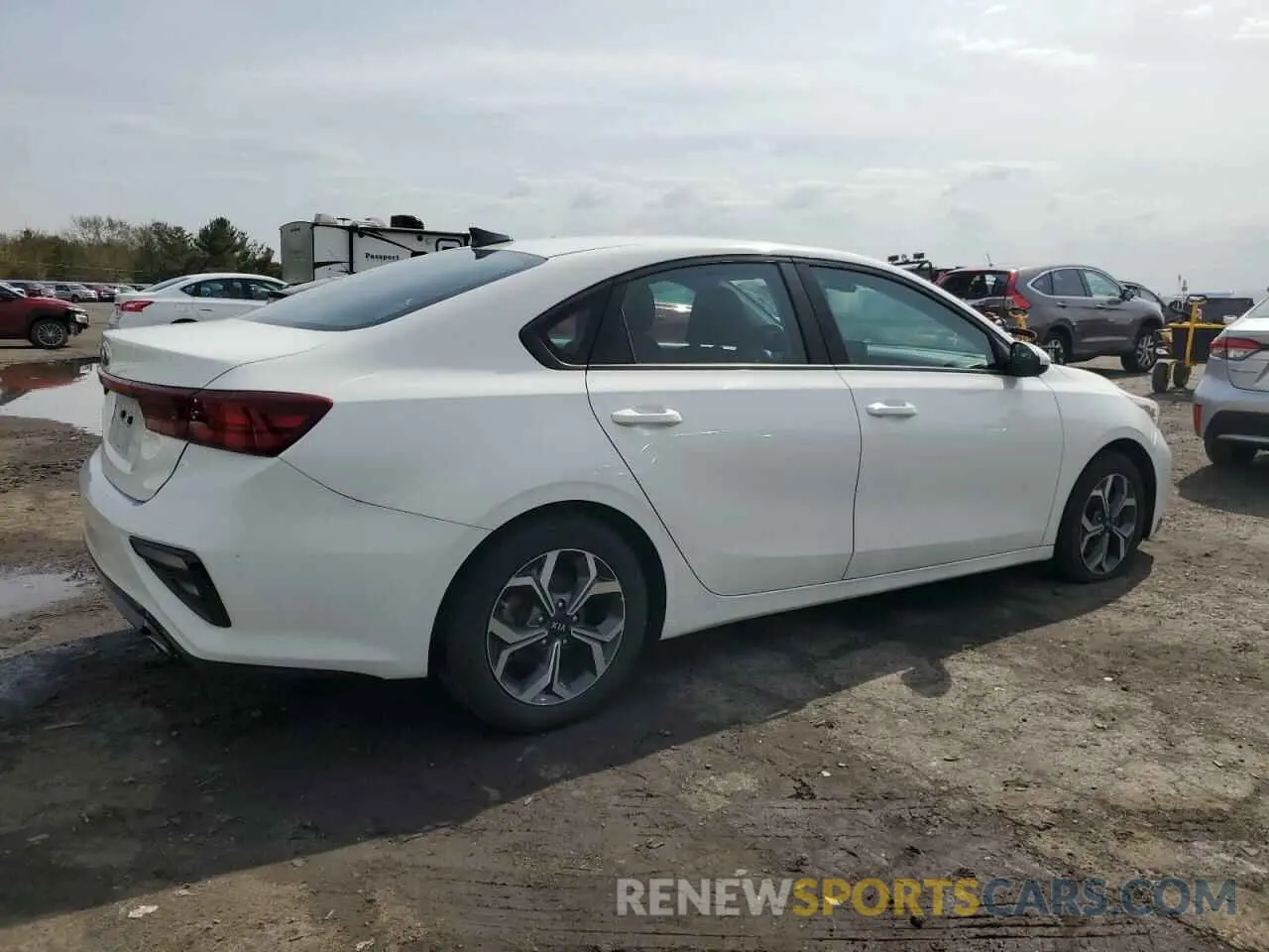 3 fotografías del automóvil dañado 3KPF24AD5LE170279 KIA FORTE 2020