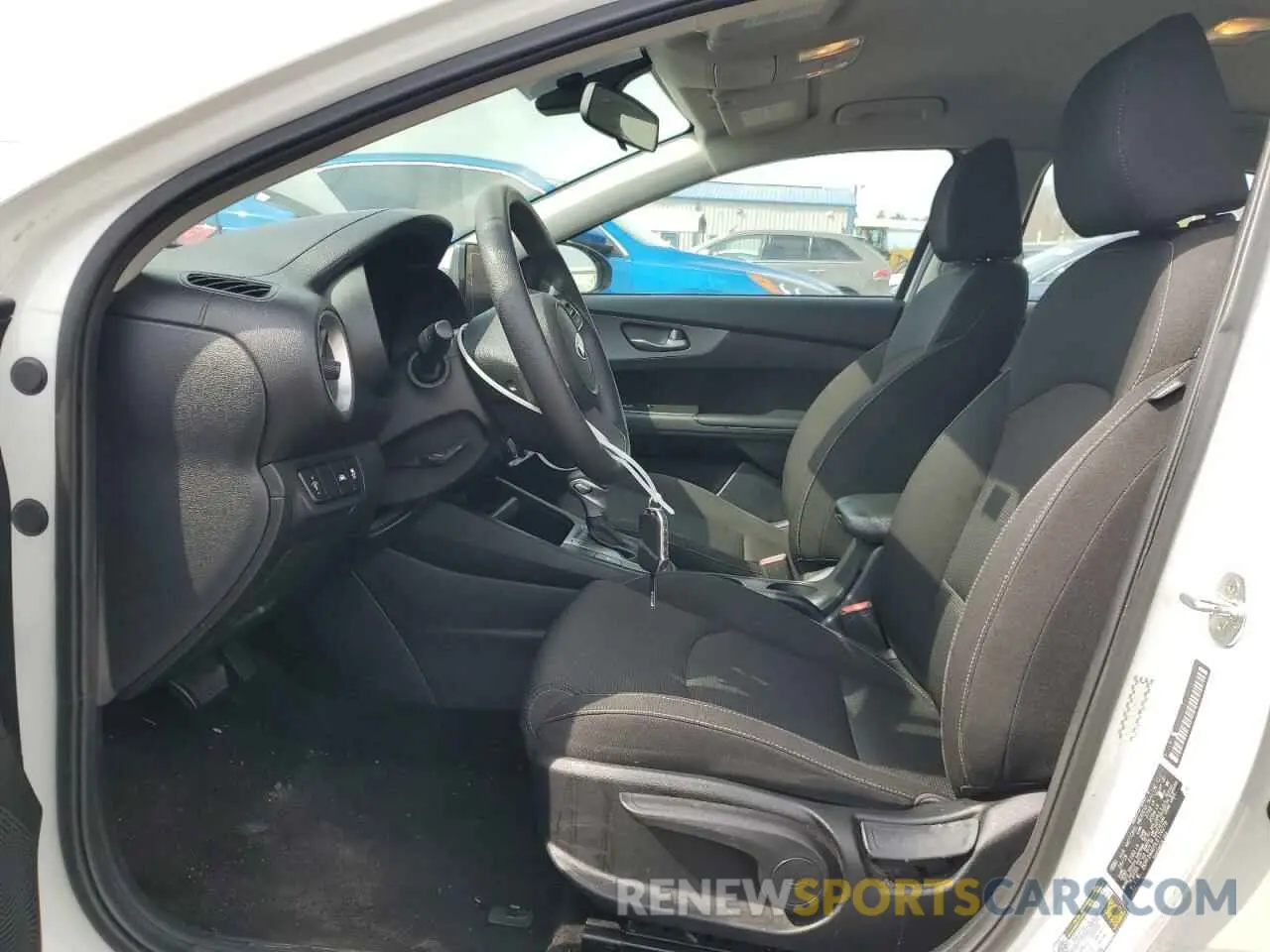 7 fotografías del automóvil dañado 3KPF24AD5LE170279 KIA FORTE 2020