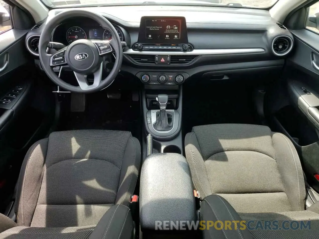 8 fotografías del automóvil dañado 3KPF24AD5LE170279 KIA FORTE 2020