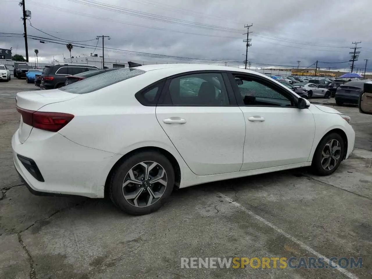 3 fotografías del automóvil dañado 3KPF24AD5LE175319 KIA FORTE 2020