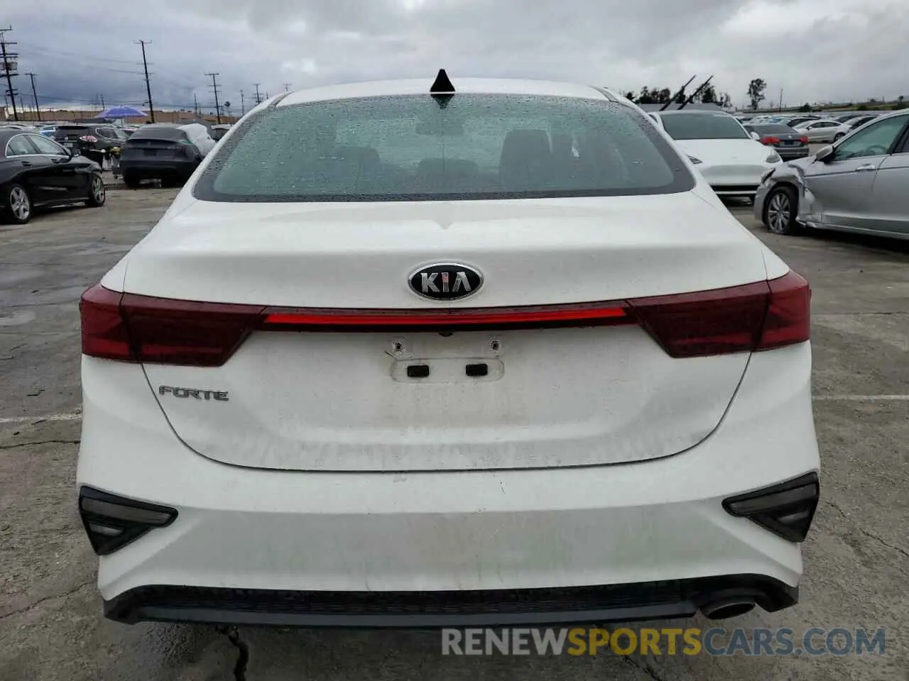 6 fotografías del automóvil dañado 3KPF24AD5LE175319 KIA FORTE 2020