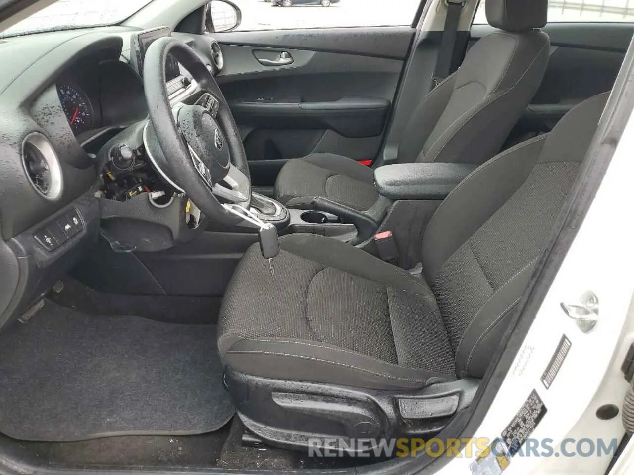 7 fotografías del automóvil dañado 3KPF24AD5LE175319 KIA FORTE 2020