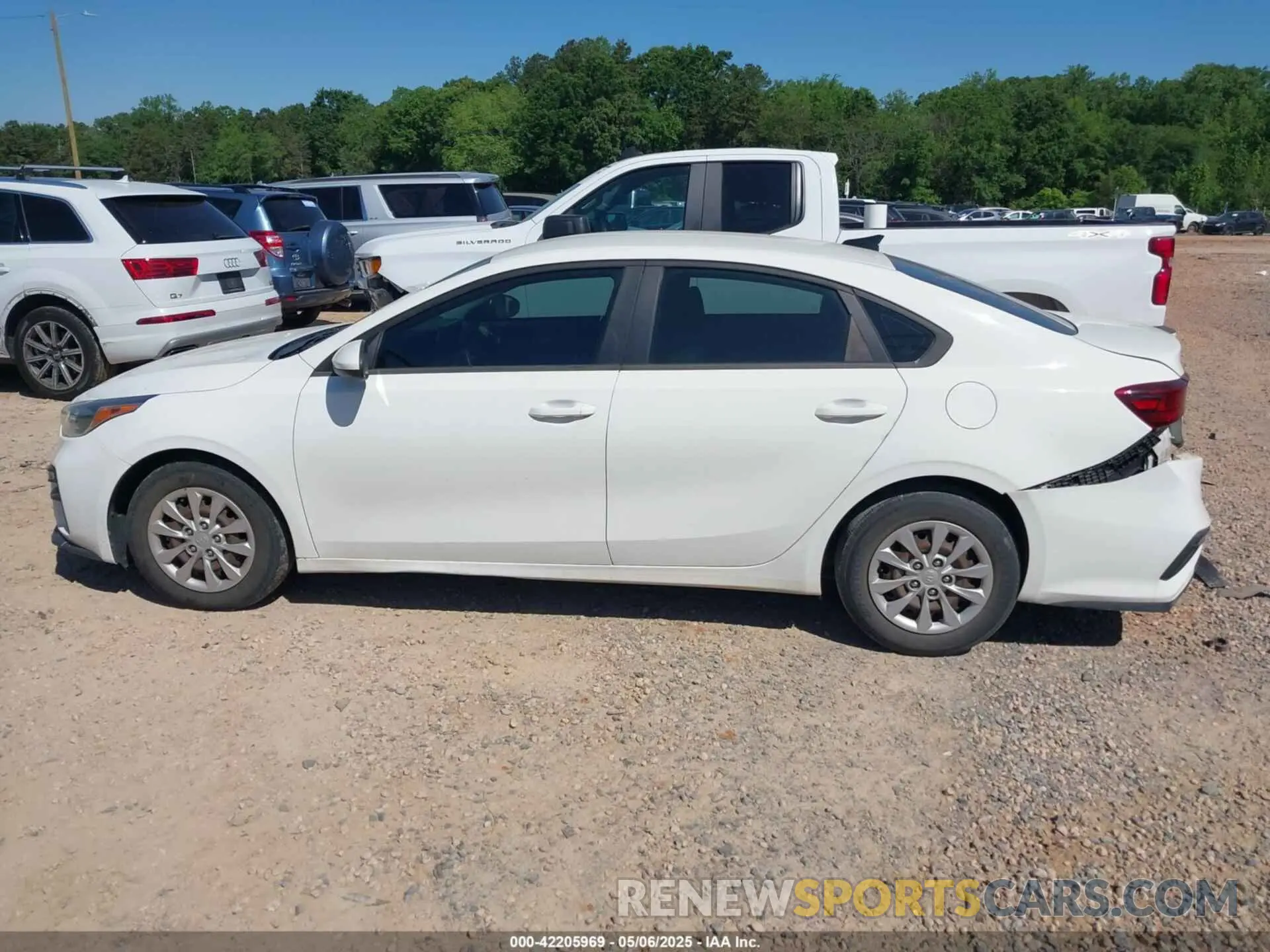 14 fotografías del automóvil dañado 3KPF24AD5LE184392 KIA FORTE 2020