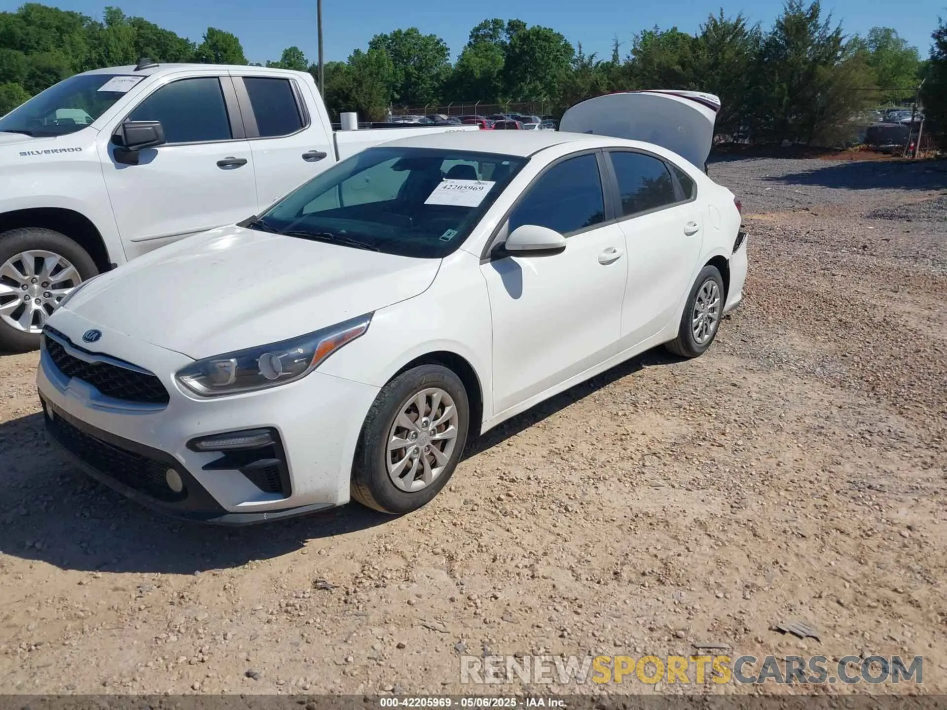 2 fotografías del automóvil dañado 3KPF24AD5LE184392 KIA FORTE 2020