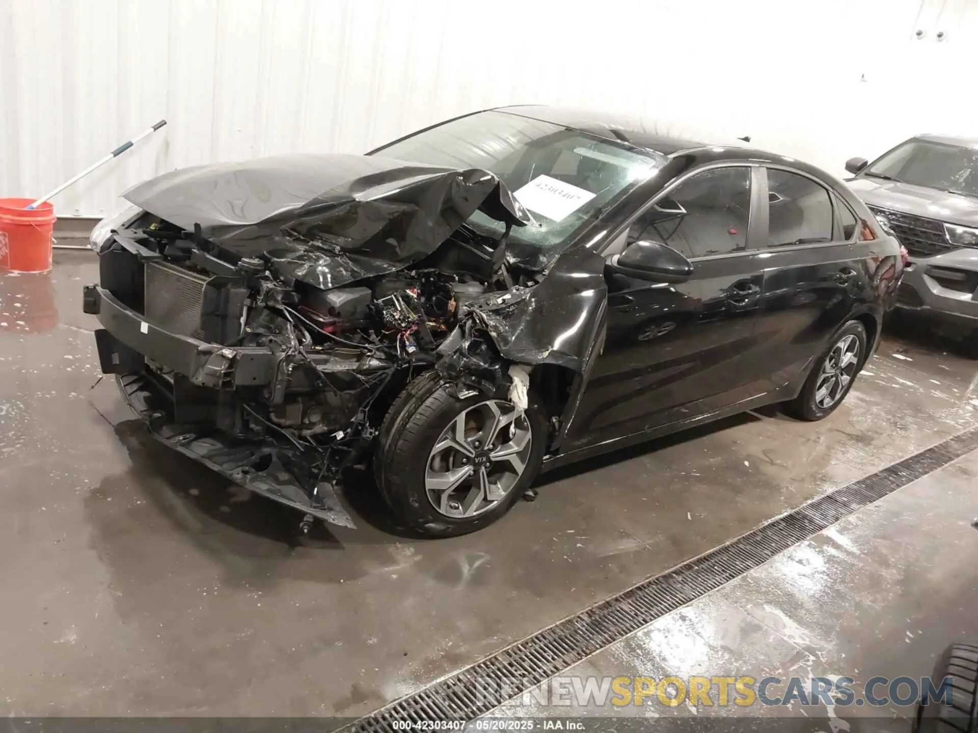 2 fotografías del automóvil dañado 3KPF24AD5LE186840 KIA FORTE 2020