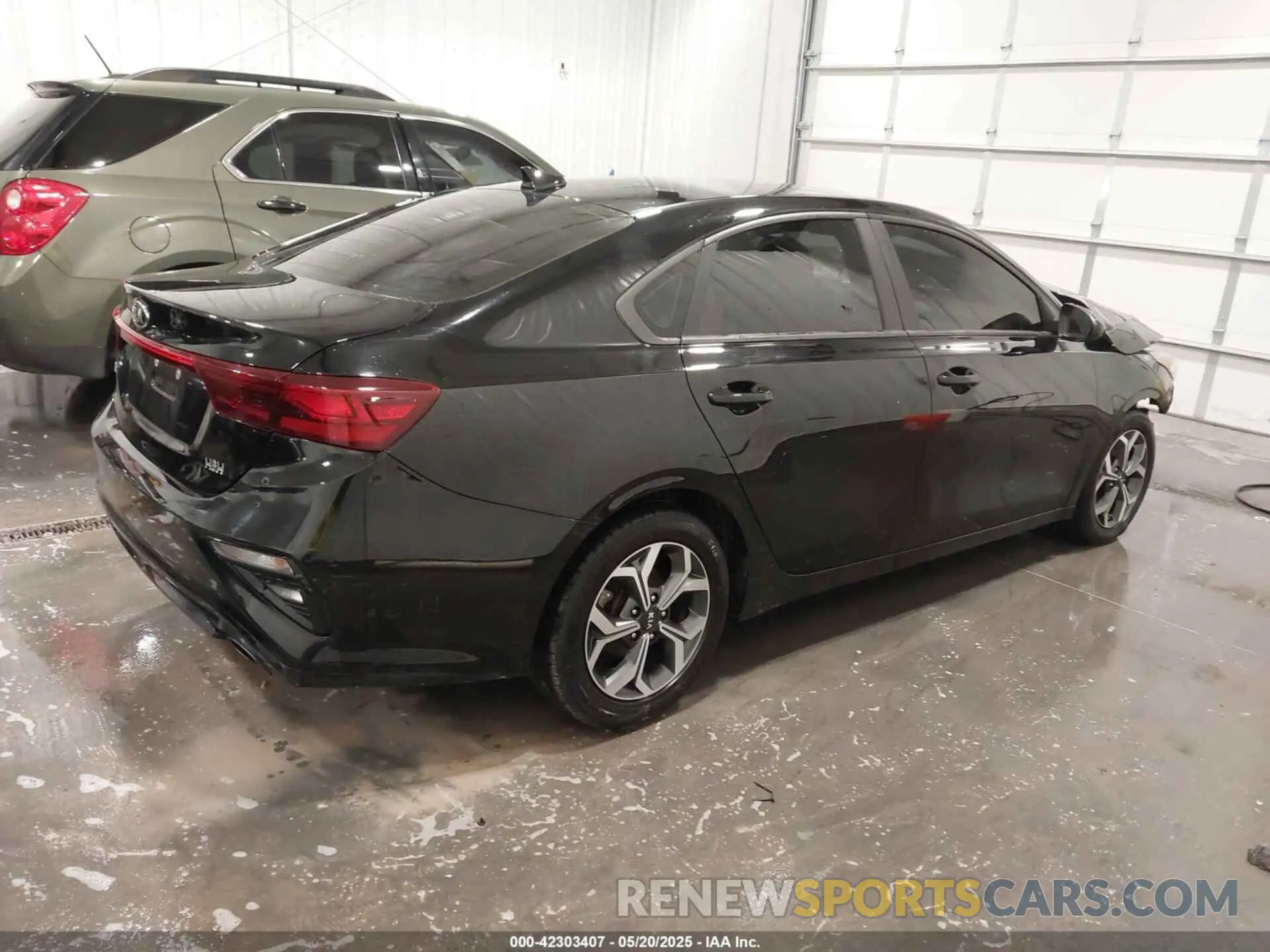 4 fotografías del automóvil dañado 3KPF24AD5LE186840 KIA FORTE 2020