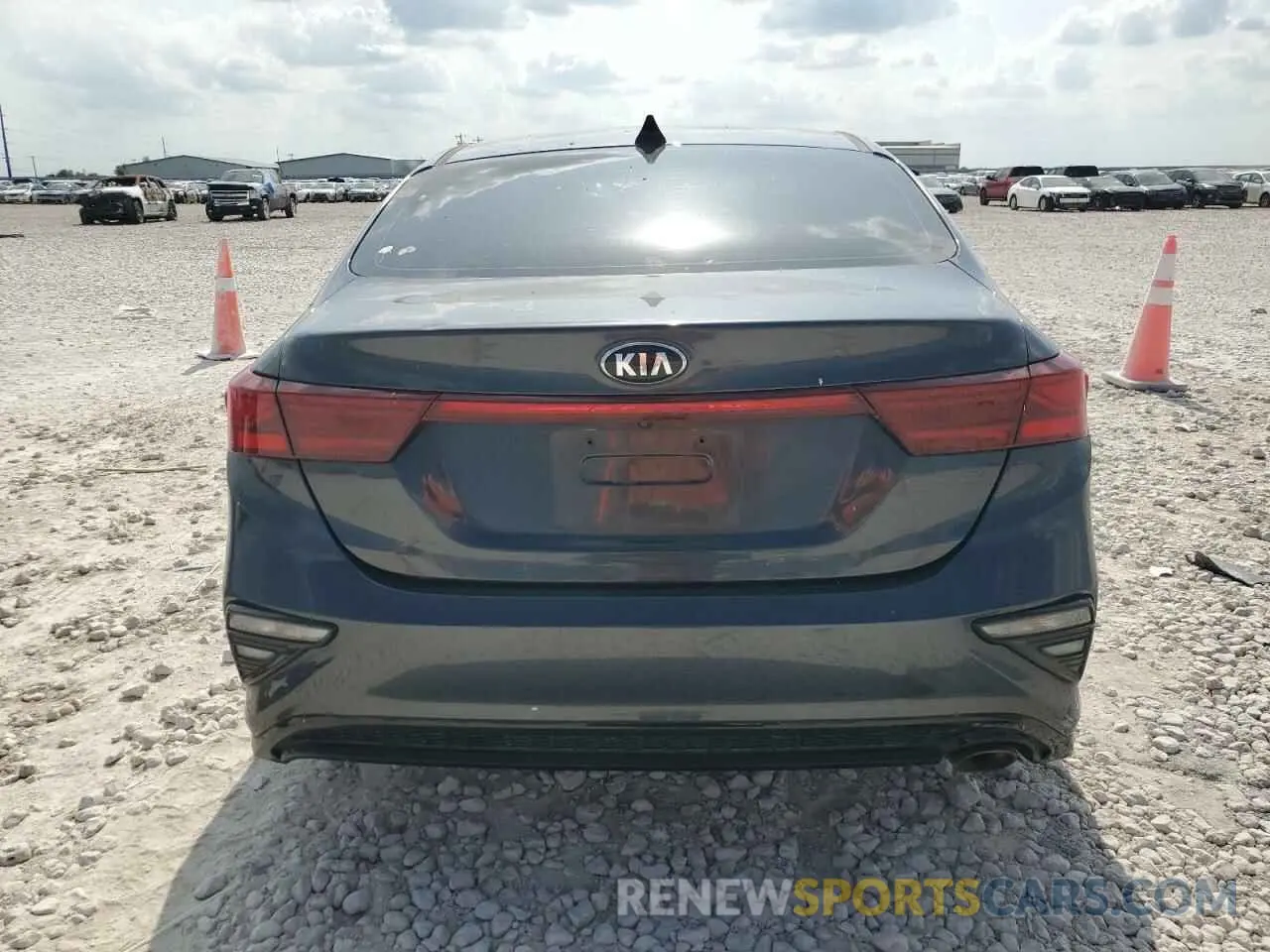 6 fotografías del automóvil dañado 3KPF24AD5LE221554 KIA FORTE 2020