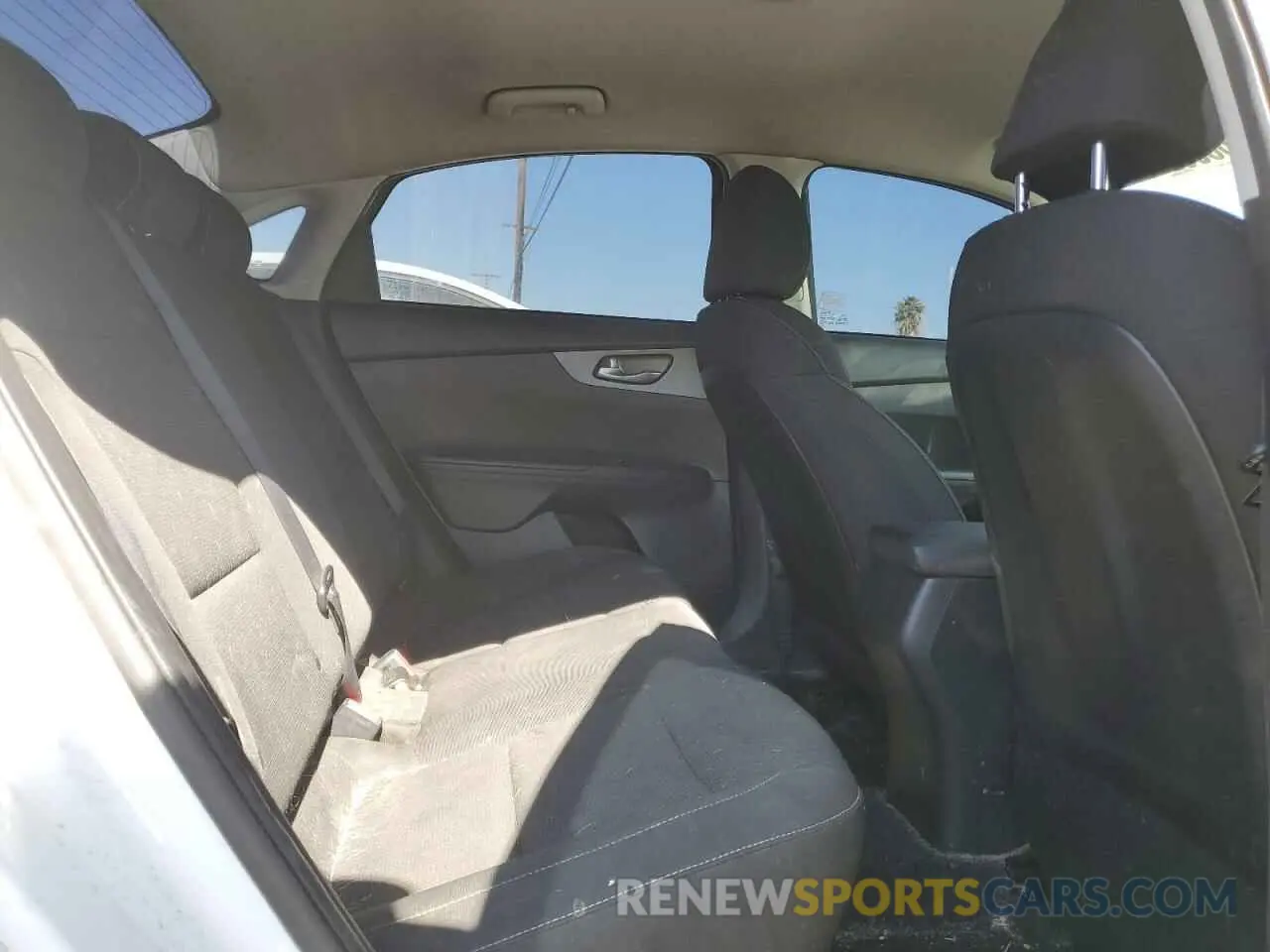 10 fotografías del automóvil dañado 3KPF24AD5LE223269 KIA FORTE 2020