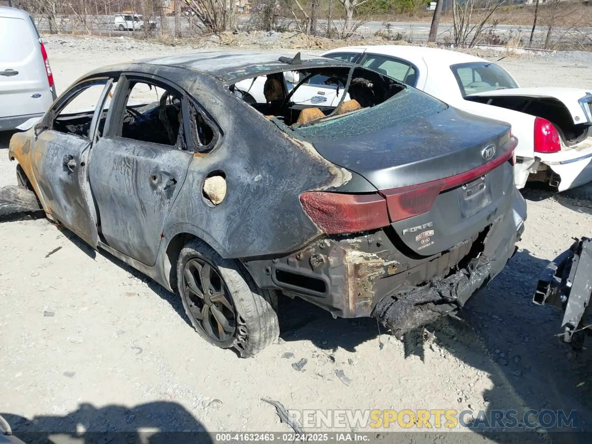 3 fotografías del automóvil dañado 3KPF24AD5LE232828 KIA FORTE 2020