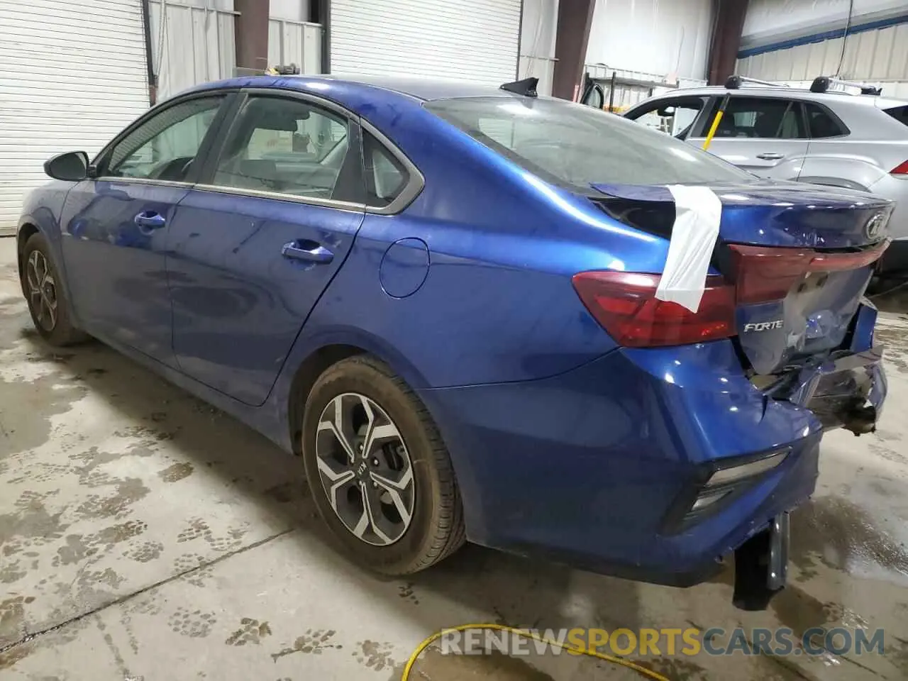 2 fotografías del automóvil dañado 3KPF24AD5LE236507 KIA FORTE 2020