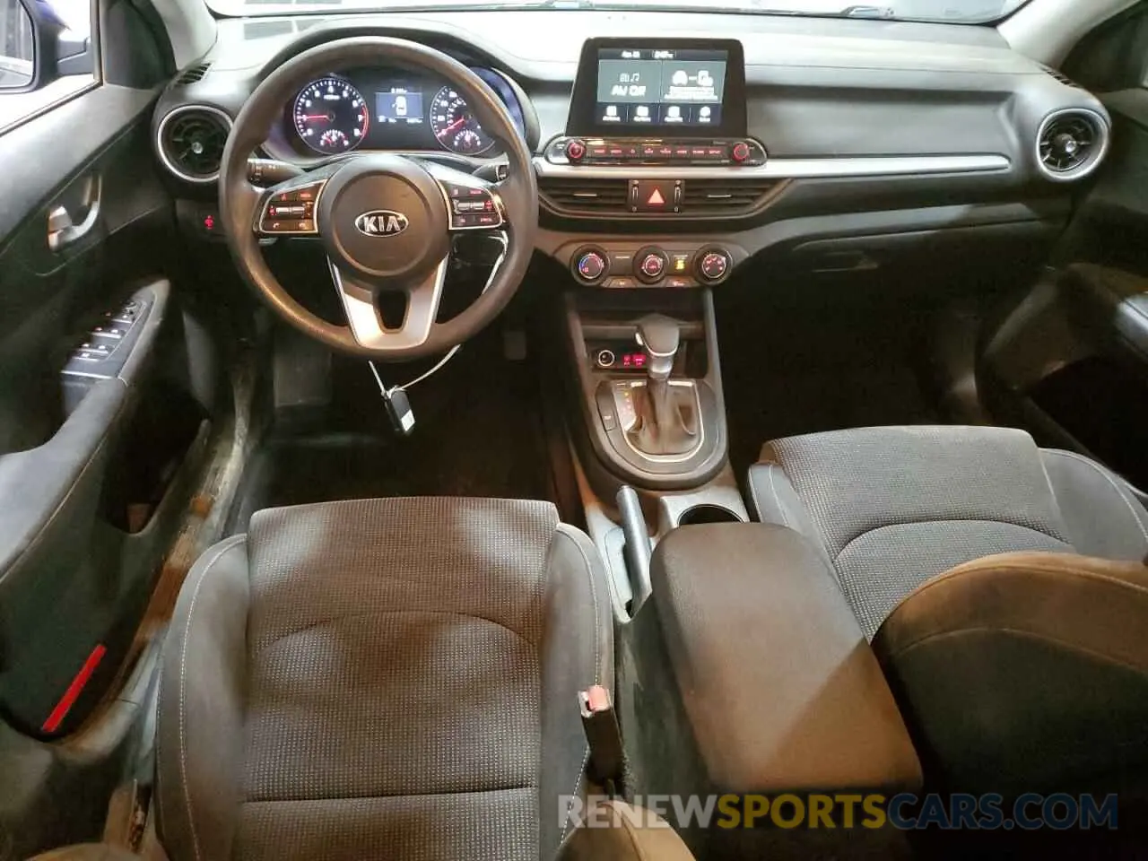 8 fotografías del automóvil dañado 3KPF24AD5LE236507 KIA FORTE 2020