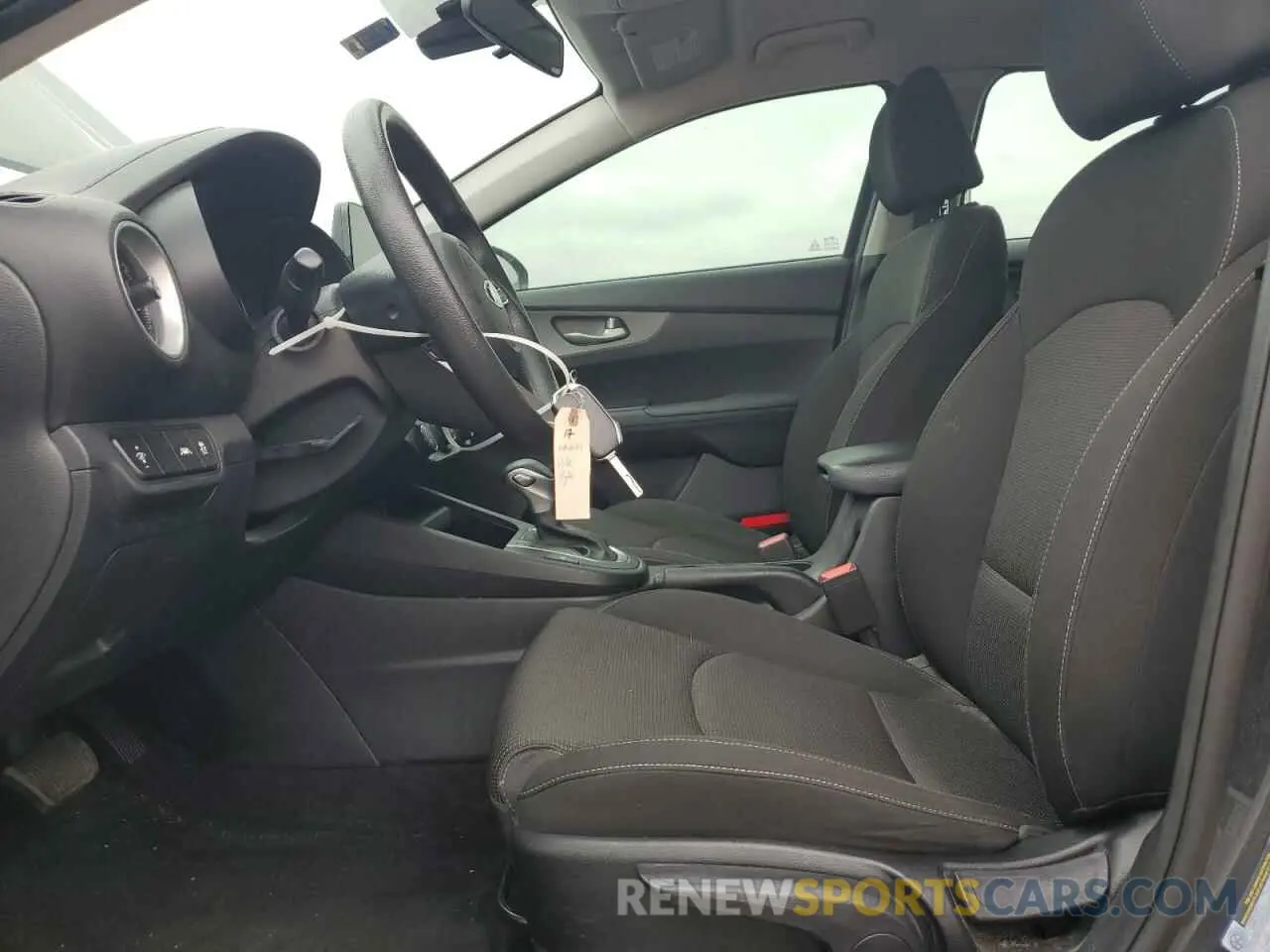 7 fotografías del automóvil dañado 3KPF24AD5LE248124 KIA FORTE 2020