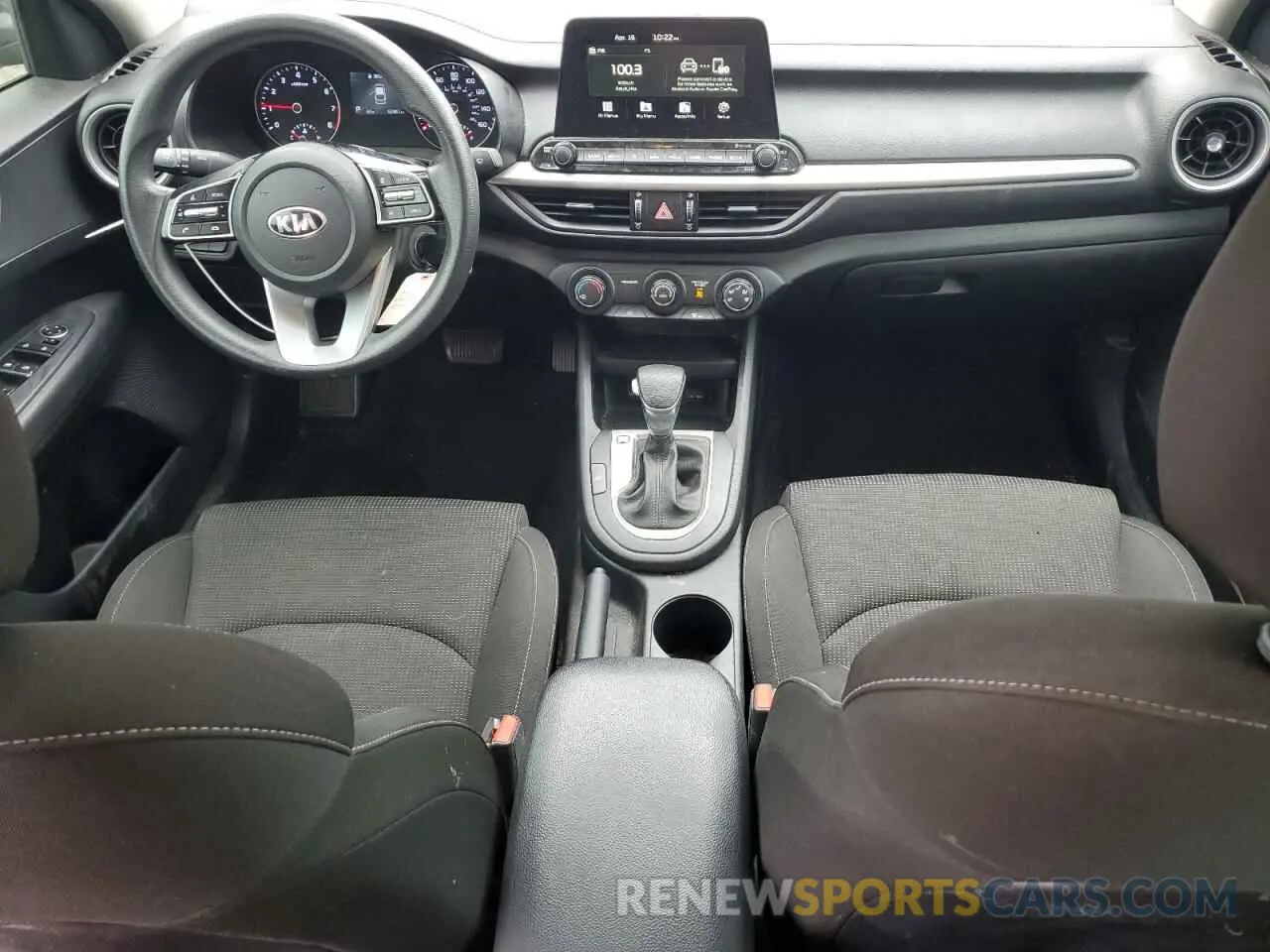 8 fotografías del automóvil dañado 3KPF24AD5LE248124 KIA FORTE 2020