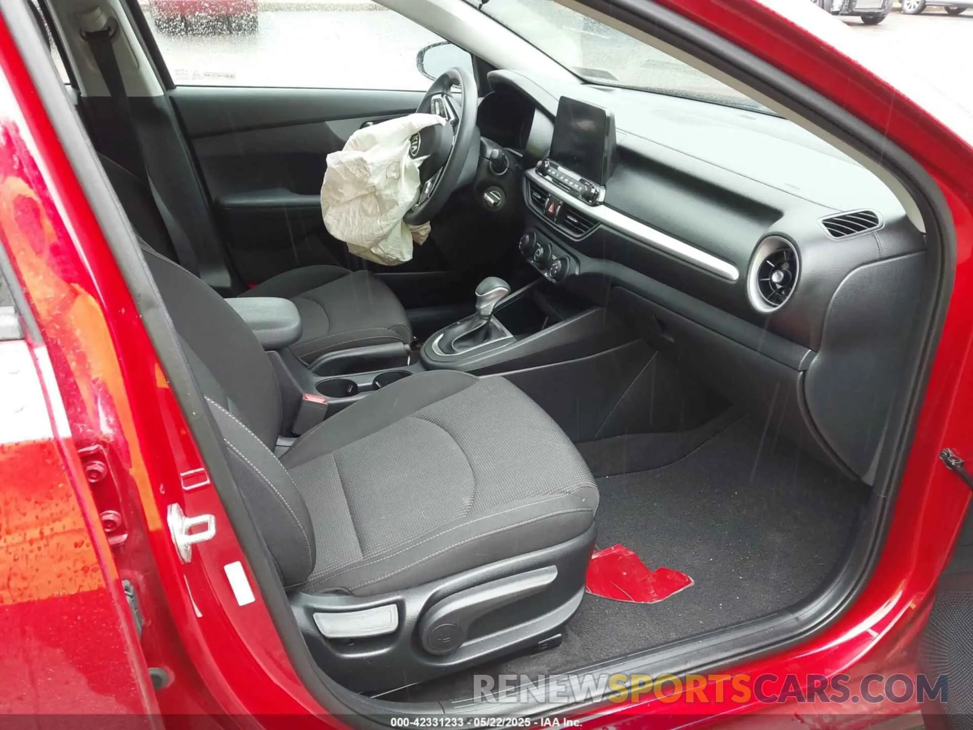 5 fotografías del automóvil dañado 3KPF24AD5LE255316 KIA FORTE 2020