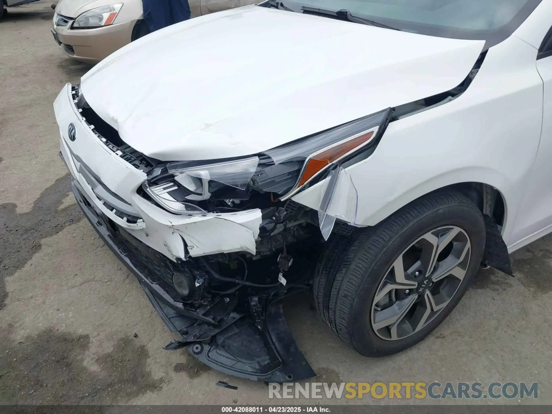 6 fotografías del automóvil dañado 3KPF24AD5LE256210 KIA FORTE 2020