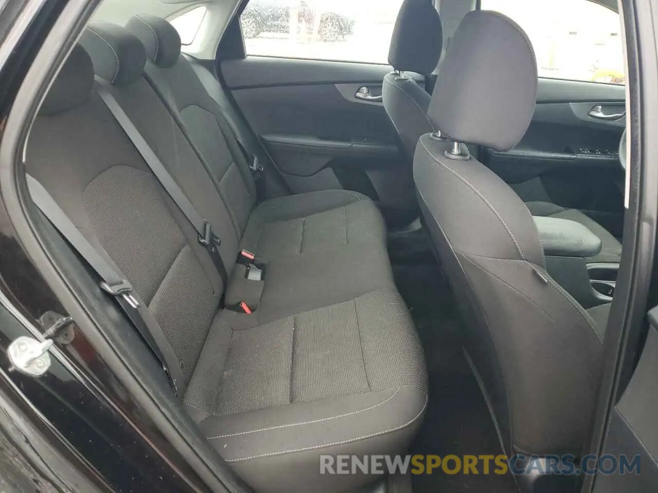 10 fotografías del automóvil dañado 3KPF24AD6LE147058 KIA FORTE 2020