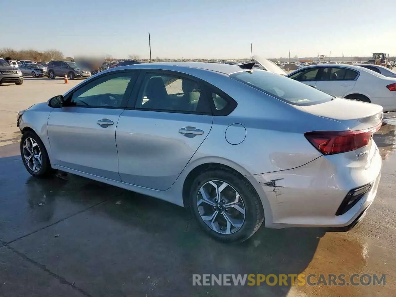 2 fotografías del automóvil dañado 3KPF24AD6LE150882 KIA FORTE 2020