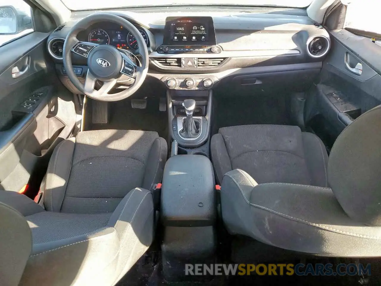 8 fotografías del automóvil dañado 3KPF24AD6LE150882 KIA FORTE 2020