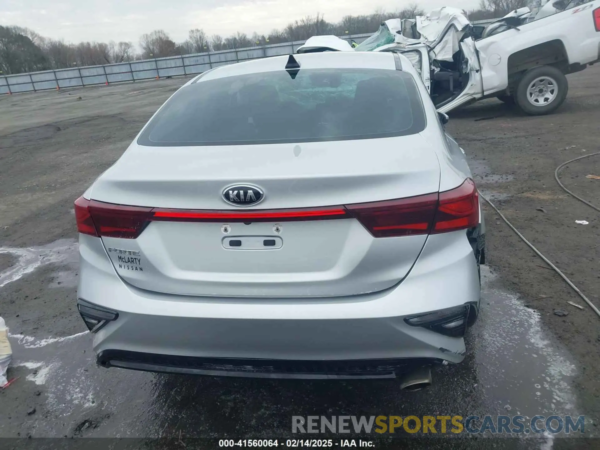 16 fotografías del automóvil dañado 3KPF24AD6LE169481 KIA FORTE 2020