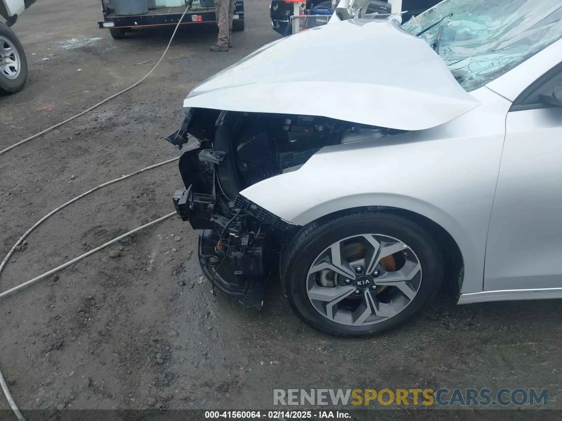17 fotografías del automóvil dañado 3KPF24AD6LE169481 KIA FORTE 2020