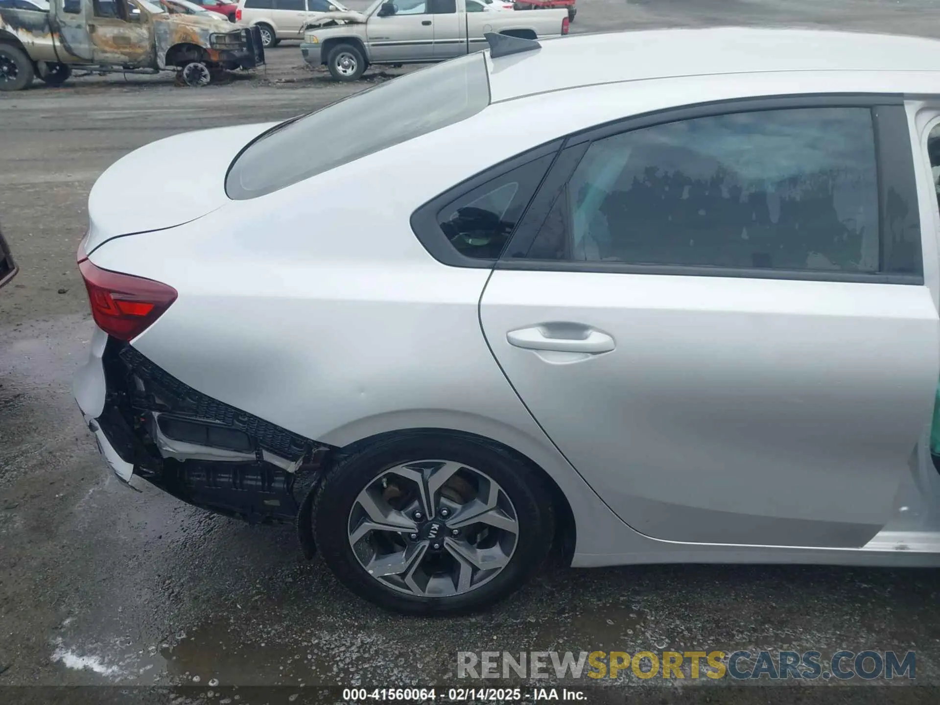 19 fotografías del automóvil dañado 3KPF24AD6LE169481 KIA FORTE 2020