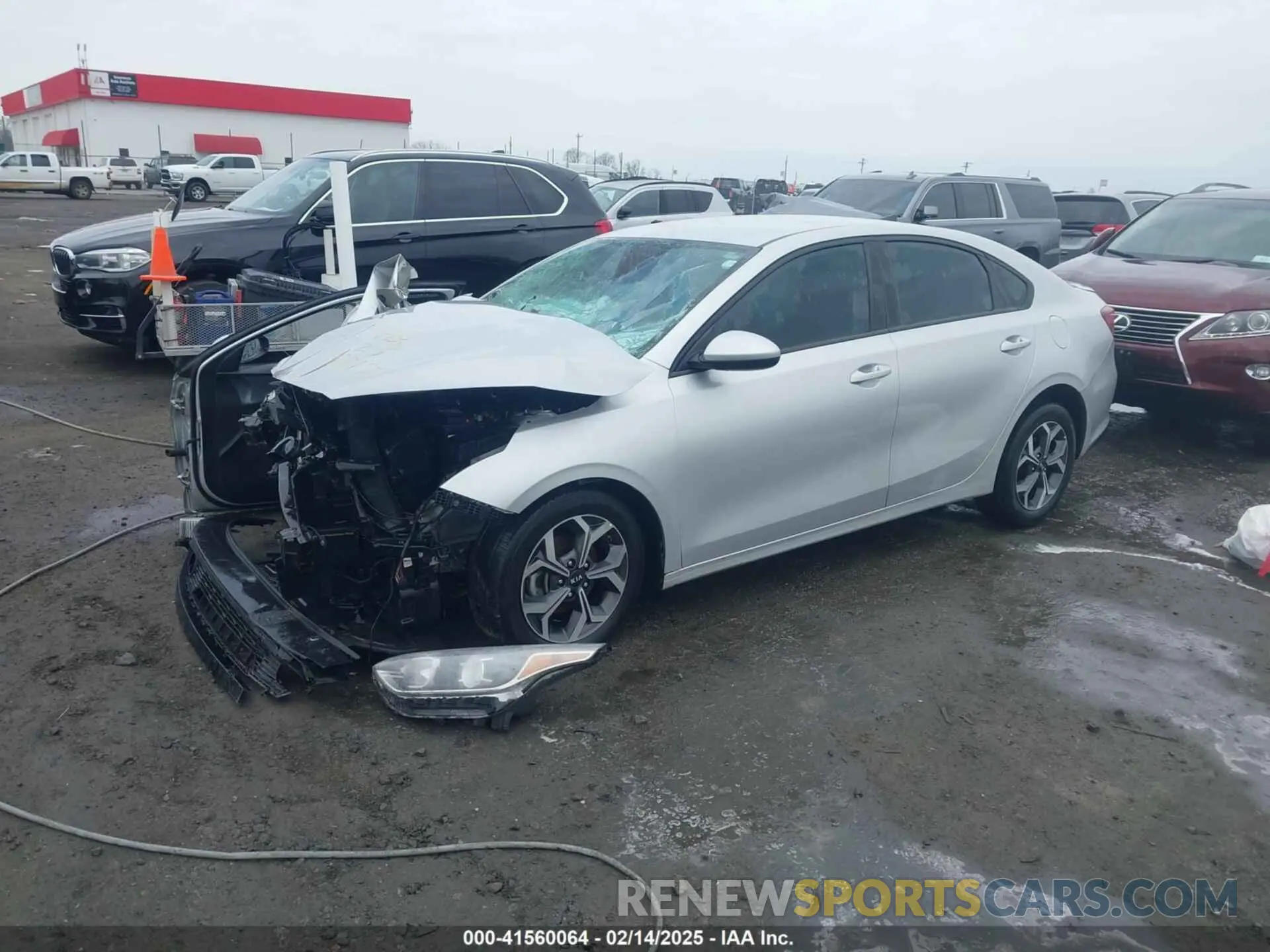 2 fotografías del automóvil dañado 3KPF24AD6LE169481 KIA FORTE 2020