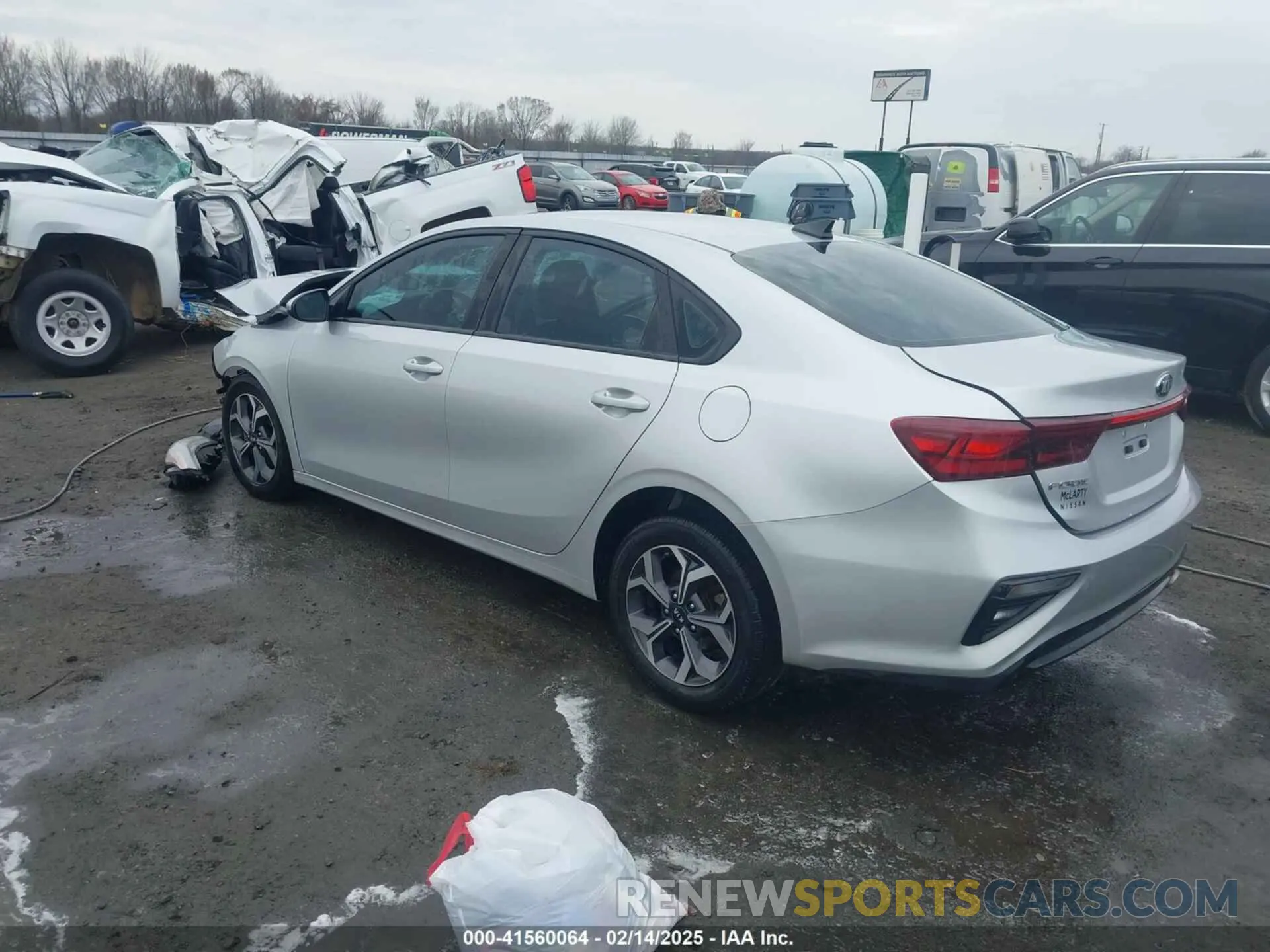 3 fotografías del automóvil dañado 3KPF24AD6LE169481 KIA FORTE 2020