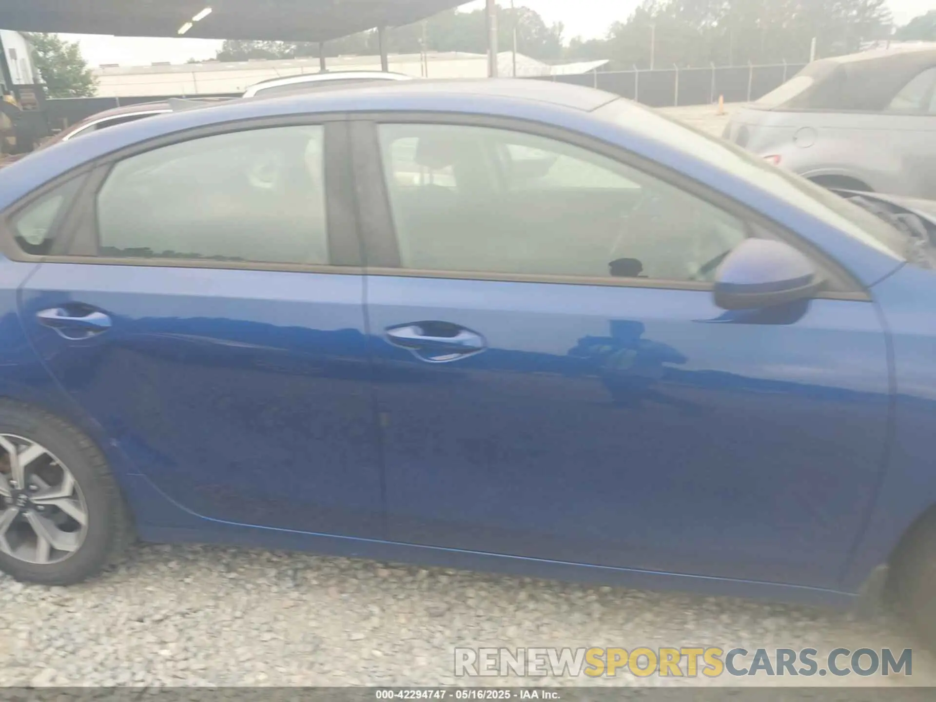 12 fotografías del automóvil dañado 3KPF24AD6LE170744 KIA FORTE 2020