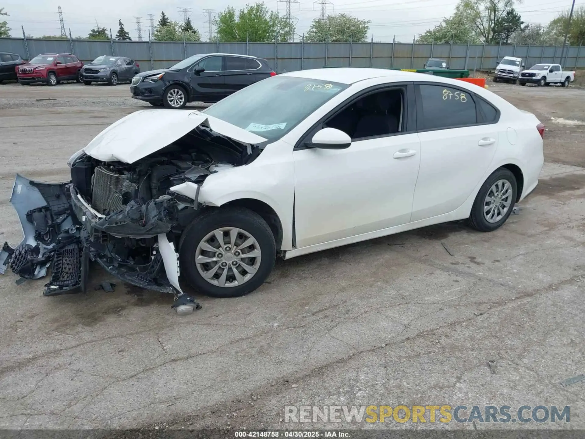 2 fotografías del automóvil dañado 3KPF24AD6LE173160 KIA FORTE 2020