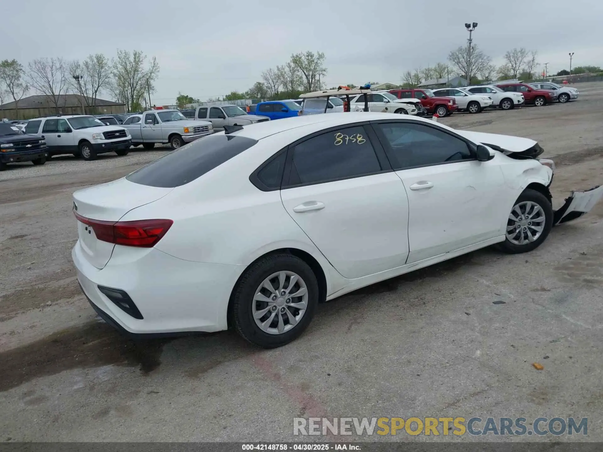 4 fotografías del automóvil dañado 3KPF24AD6LE173160 KIA FORTE 2020