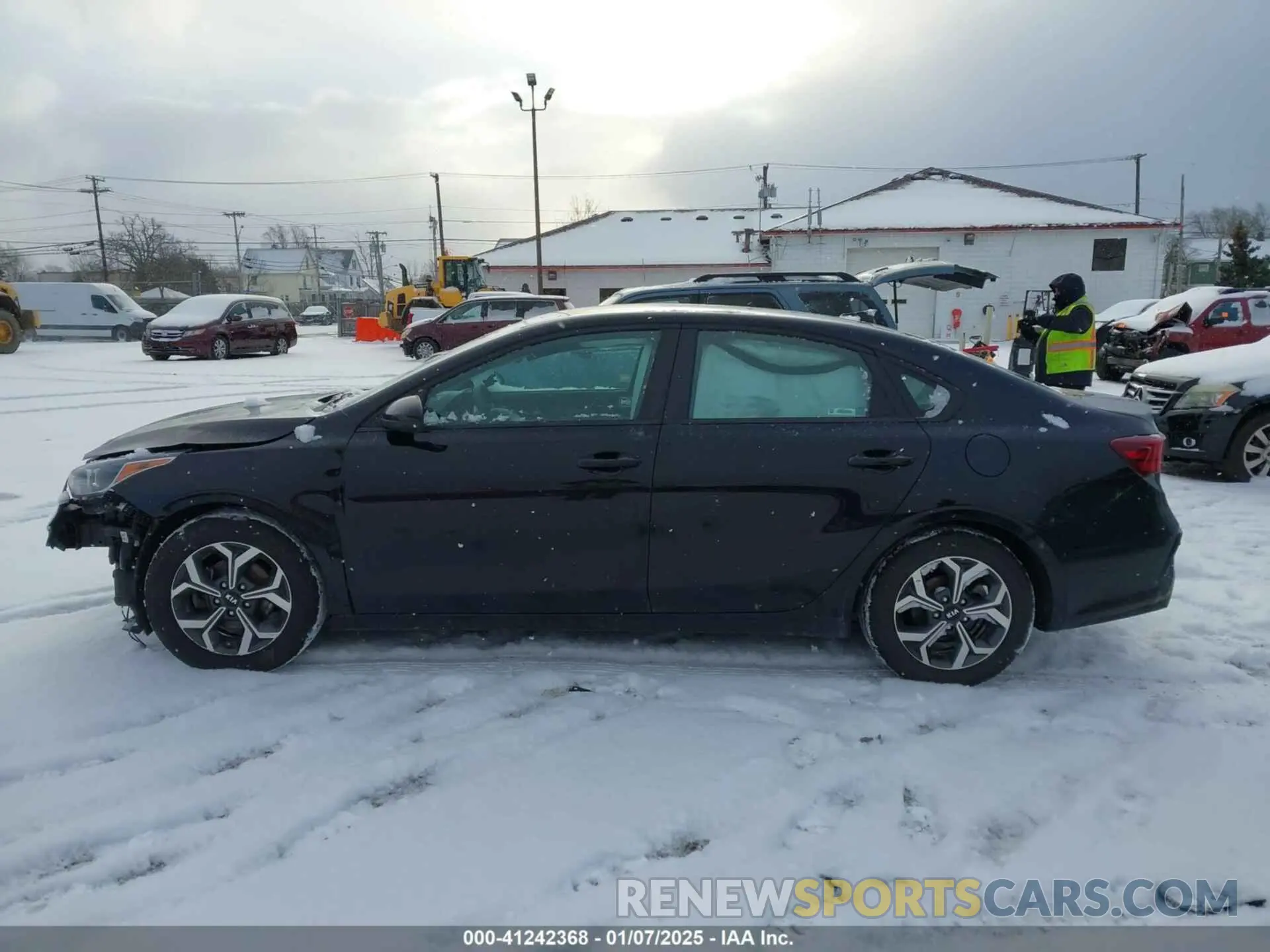 15 fotografías del automóvil dañado 3KPF24AD6LE187737 KIA FORTE 2020
