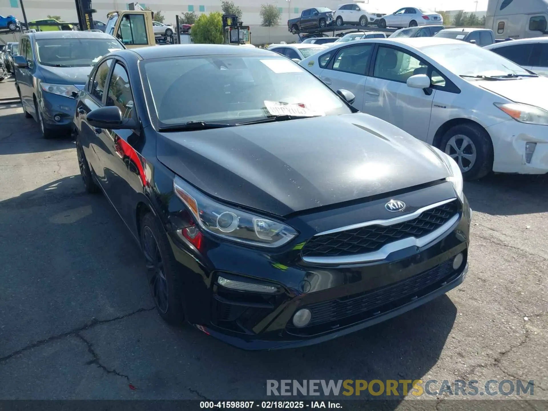 13 fotografías del automóvil dañado 3KPF24AD6LE193165 KIA FORTE 2020