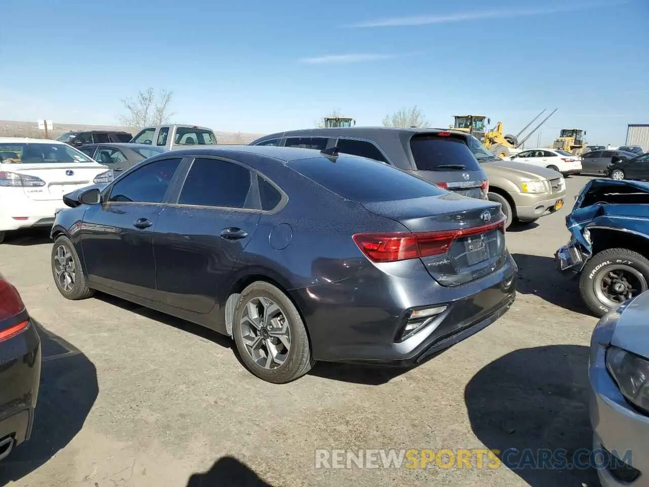 2 fotografías del automóvil dañado 3KPF24AD6LE208196 KIA FORTE 2020