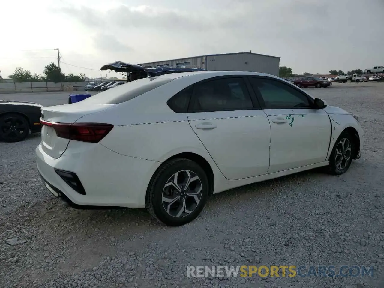 3 fotografías del automóvil dañado 3KPF24AD6LE214810 KIA FORTE 2020