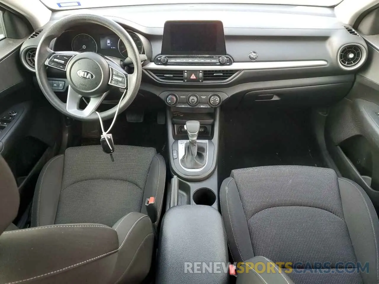 8 fotografías del automóvil dañado 3KPF24AD6LE214810 KIA FORTE 2020