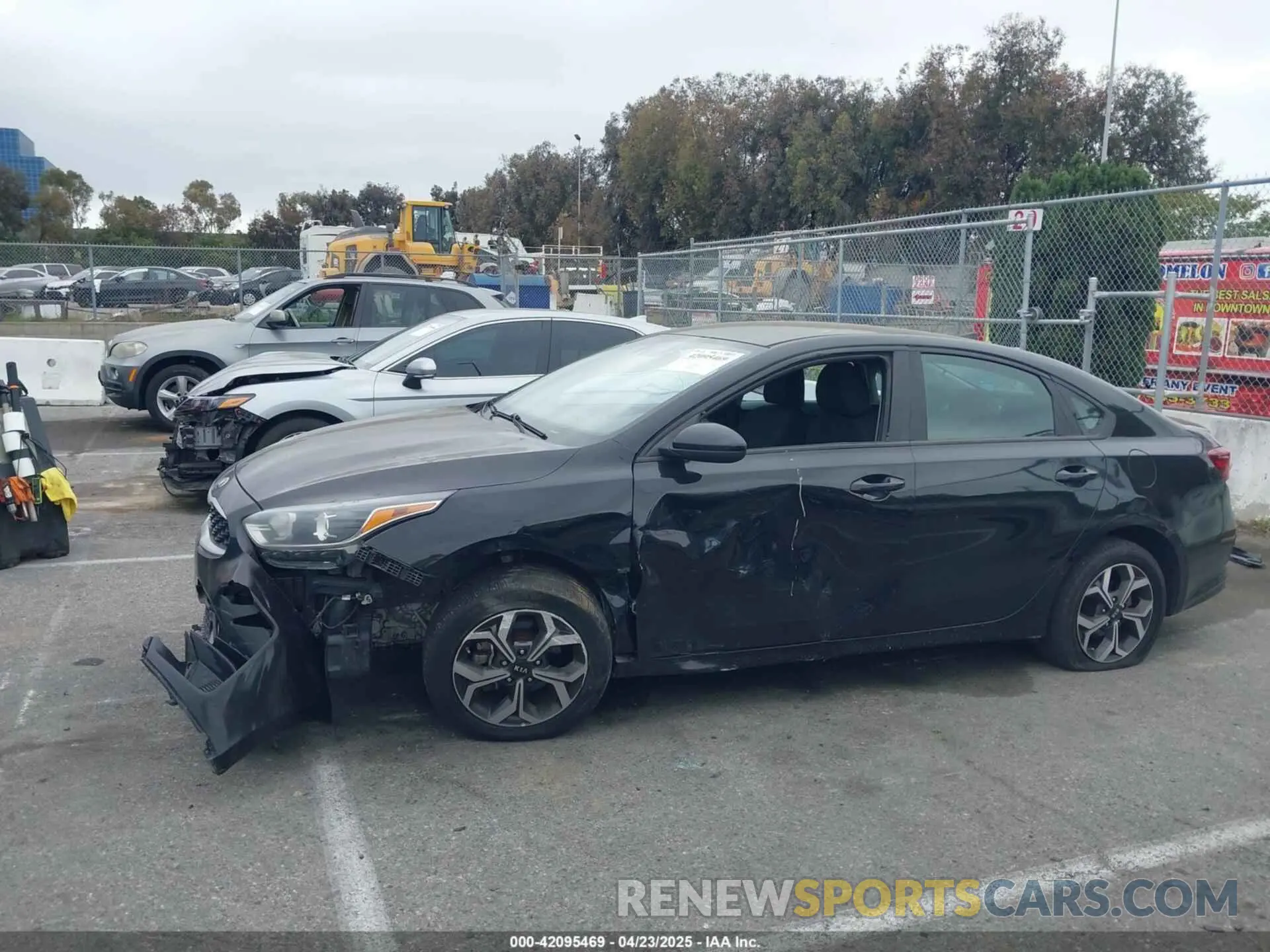 14 fotografías del automóvil dañado 3KPF24AD6LE216976 KIA FORTE 2020