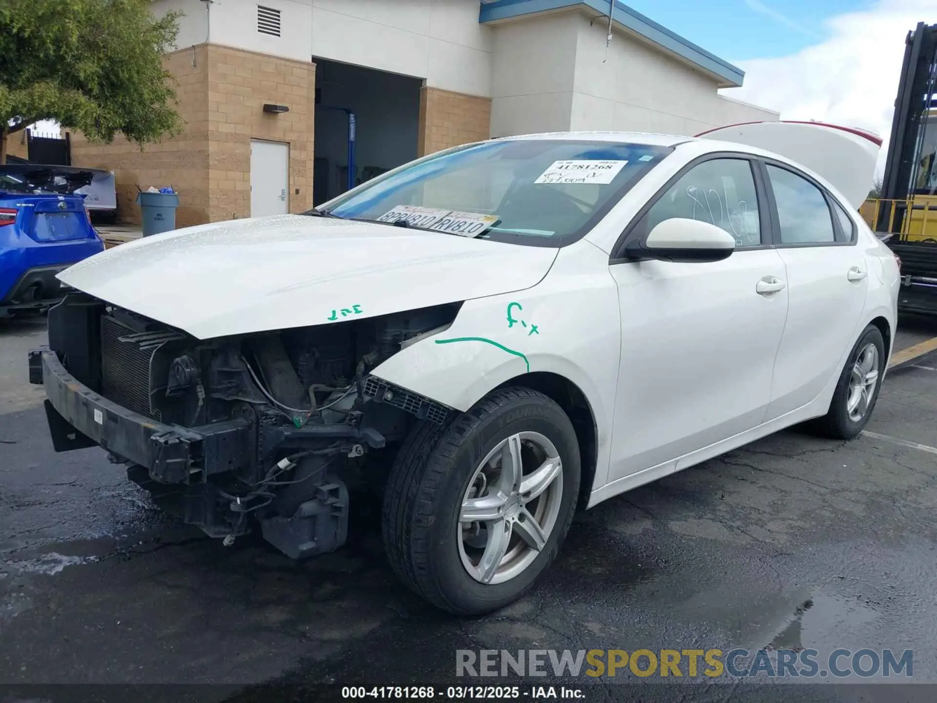 2 fotografías del automóvil dañado 3KPF24AD6LE225516 KIA FORTE 2020