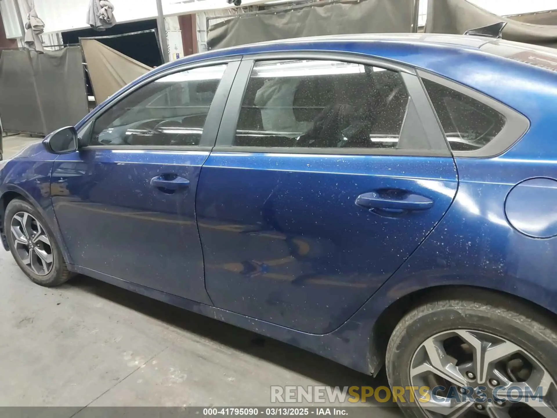 13 fotografías del automóvil dañado 3KPF24AD6LE229162 KIA FORTE 2020