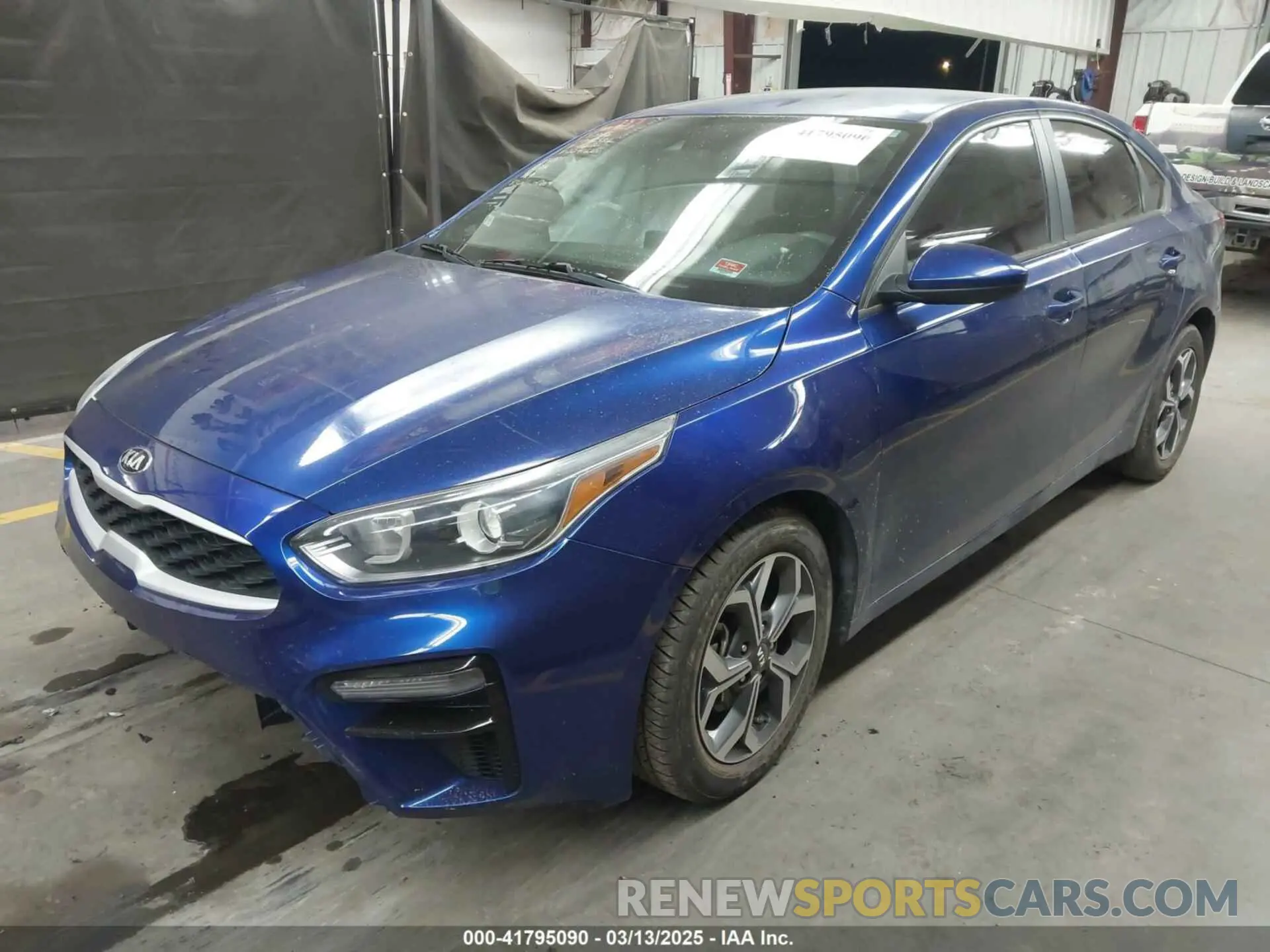2 fotografías del automóvil dañado 3KPF24AD6LE229162 KIA FORTE 2020
