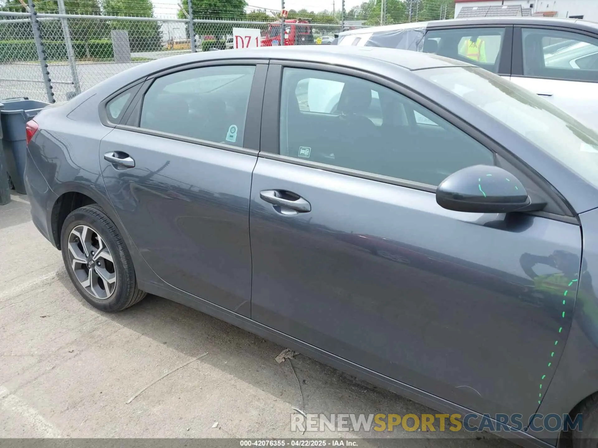 13 fotografías del automóvil dañado 3KPF24AD6LE231168 KIA FORTE 2020