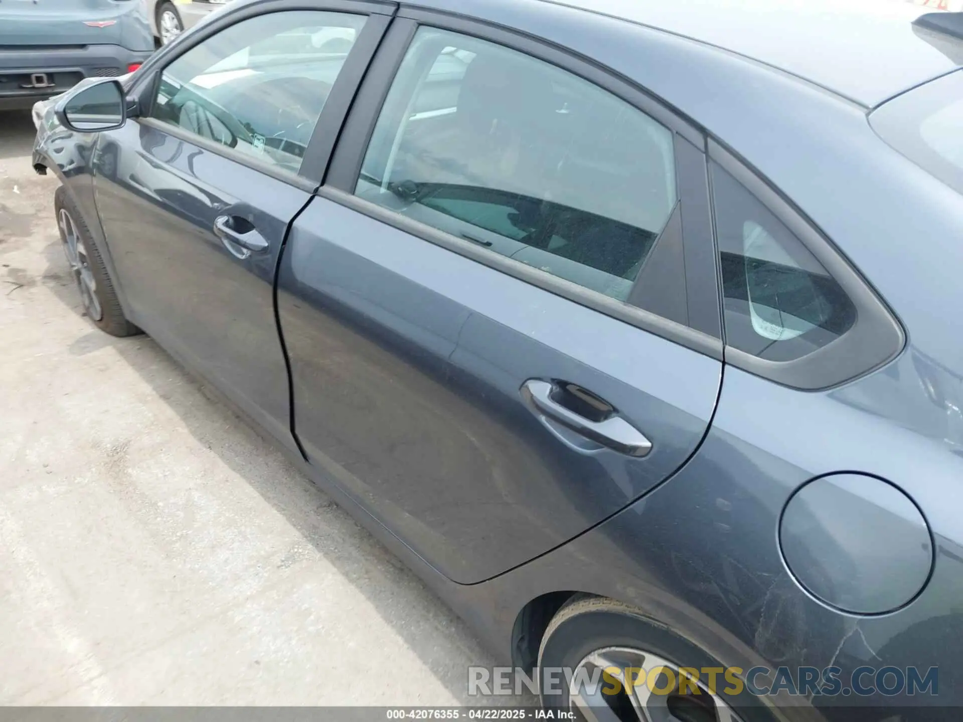 14 fotografías del automóvil dañado 3KPF24AD6LE231168 KIA FORTE 2020