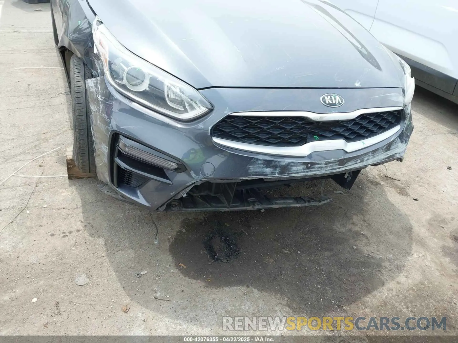 17 fotografías del automóvil dañado 3KPF24AD6LE231168 KIA FORTE 2020