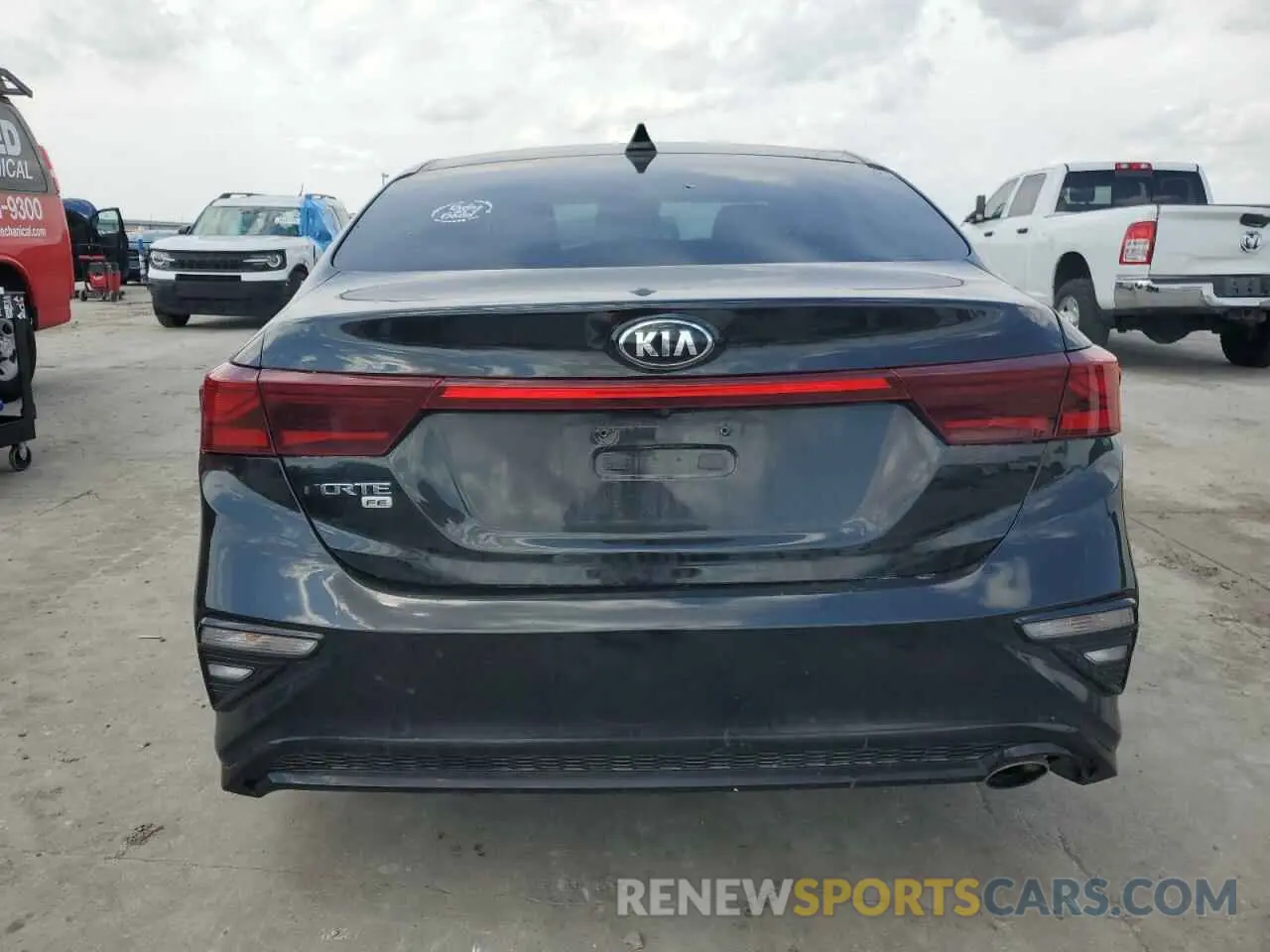 6 fotografías del automóvil dañado 3KPF24AD6LE241439 KIA FORTE 2020