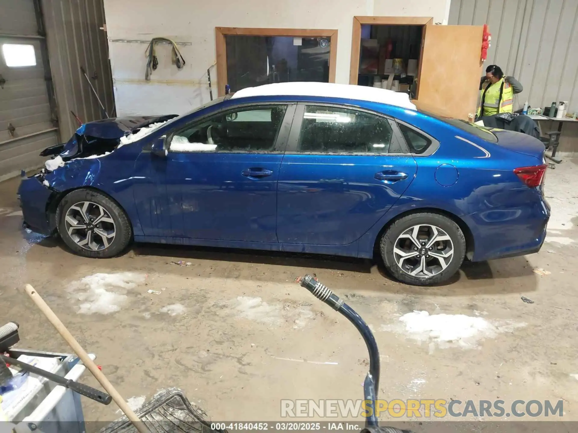 14 fotografías del automóvil dañado 3KPF24AD6LE242204 KIA FORTE 2020