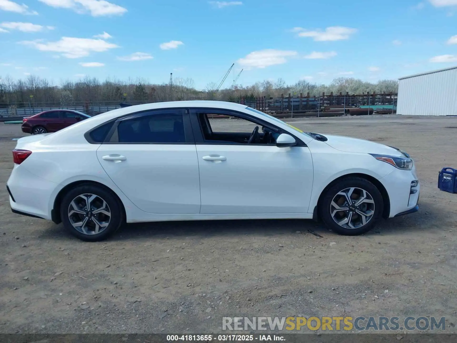 13 fotografías del automóvil dañado 3KPF24AD6LE252277 KIA FORTE 2020